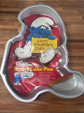Vintage 1983 Wilton Smurf Cake Pan Peyo Character Baking Mold w Original Insert